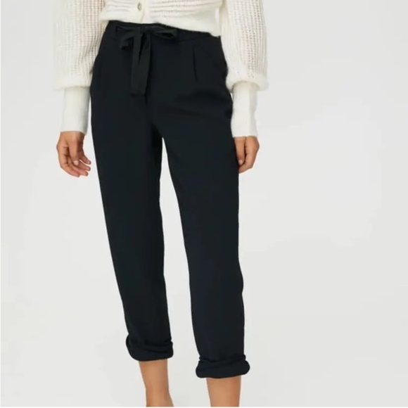 Aritzia Pants - Wilfred Aritzia Allant Cuffed Trouser work Pants, black size 4